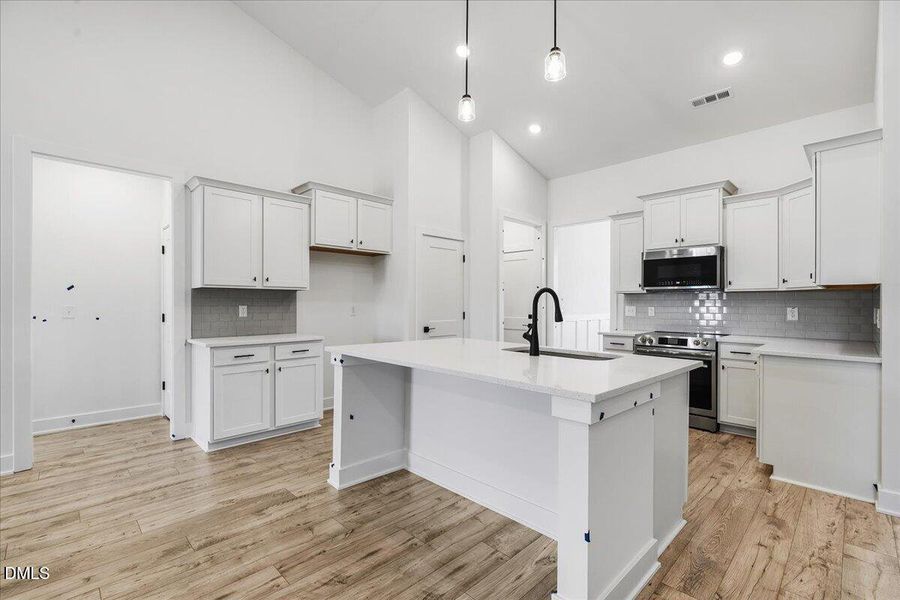 17-108 Brighton St-17 17-108 Brighton St-17