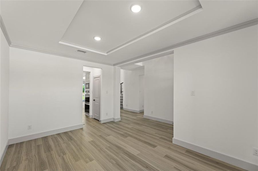 Spacious, unfurnished interior of a new home in Inspiration, Seis Lagos (Image 28).