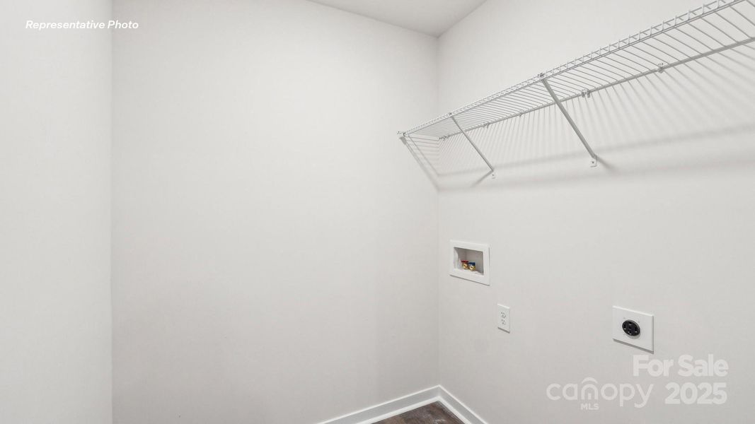 Spacious, unfurnished interior of a new home in Reedy Creek Preserve, Charlotte (Image 20).