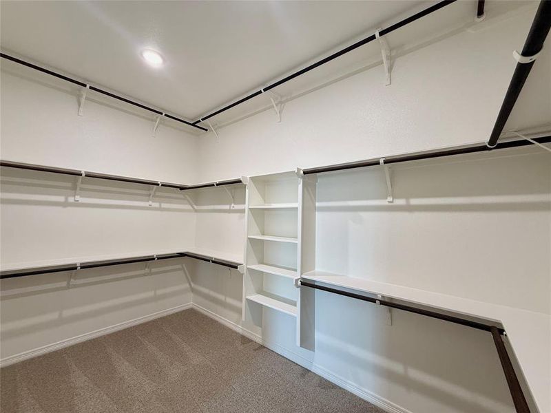 Spacious, unfurnished interior of a new home in , Lorena (Image 27).