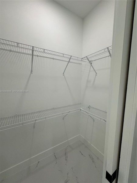 Spacious, unfurnished interior of a new home in , Lehigh Acres (Image 15).