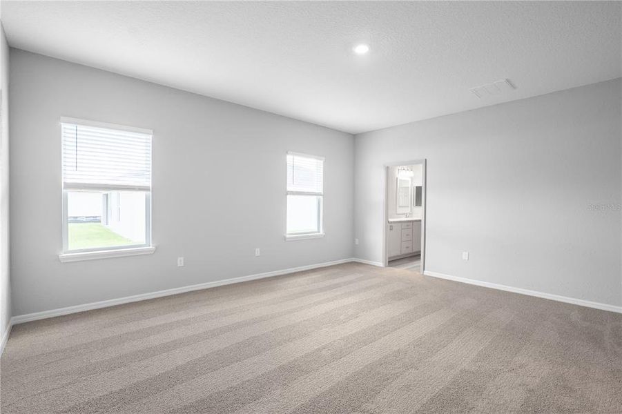 Spacious, unfurnished interior of a new home in Copperleaf, Ocala (Image 9).