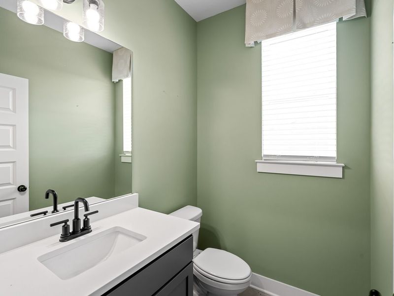 Furnished interior view inside a new home in Carellton, Gallatin (Image 6).