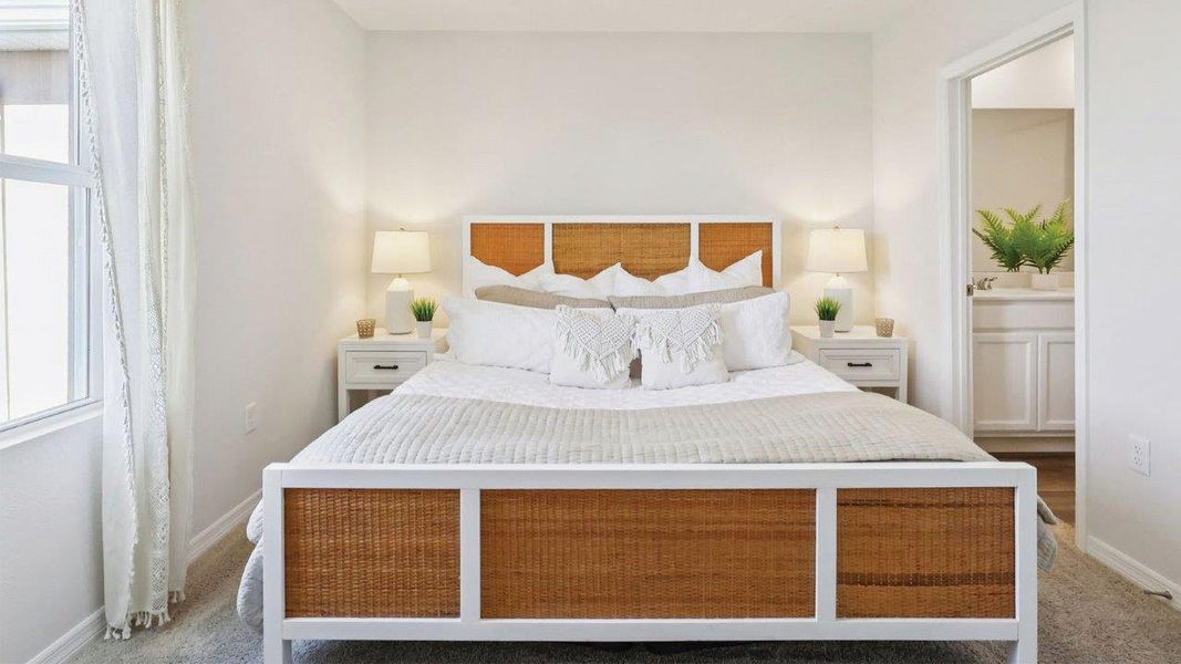 Representative furnished interior of a home built from the Glen - Unit B by D.R. Horton in Brentwood, Davenport (Image 15).