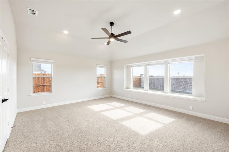 Spacious, unfurnished interior of a new home in Villages of Walnut Grove, Midlothian (Image 33).