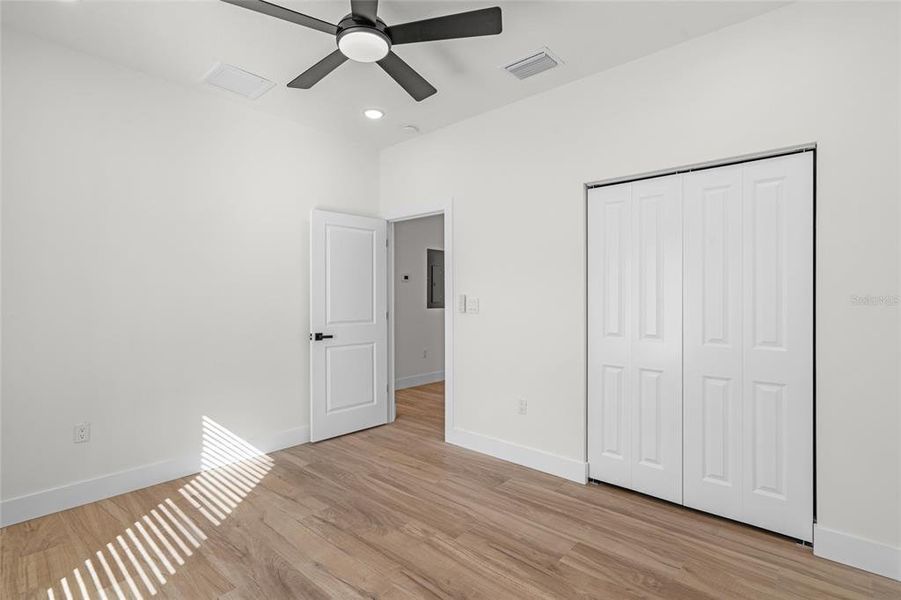 Spacious, unfurnished interior of a new home in , Okeechobee (Image 18).