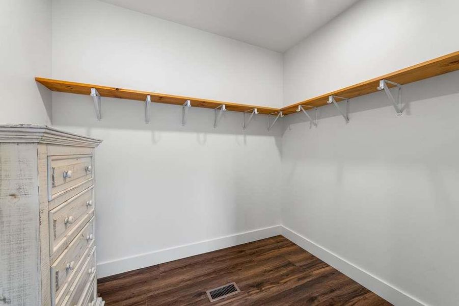 Spacious, unfurnished interior of a new home in , Mineral Bluff (Image 25).