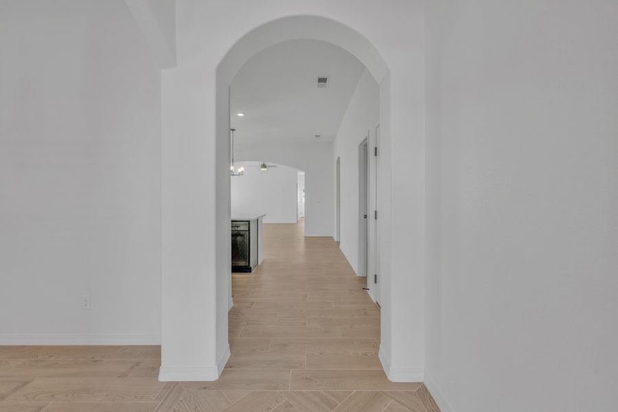 Spacious, unfurnished interior of a new home in Paseo Del Este, El Paso (Image 15).