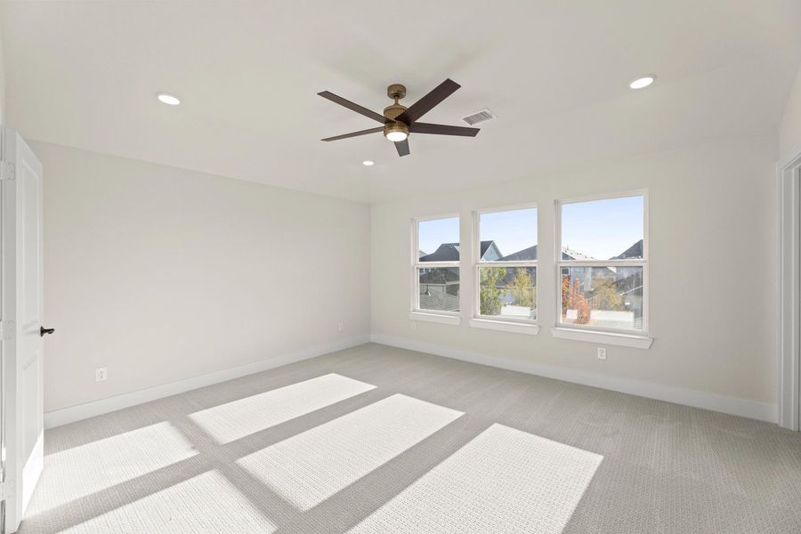 Spacious, unfurnished interior of a new home in Carriage Collection at Painted Tree, McKinney (Image 20).