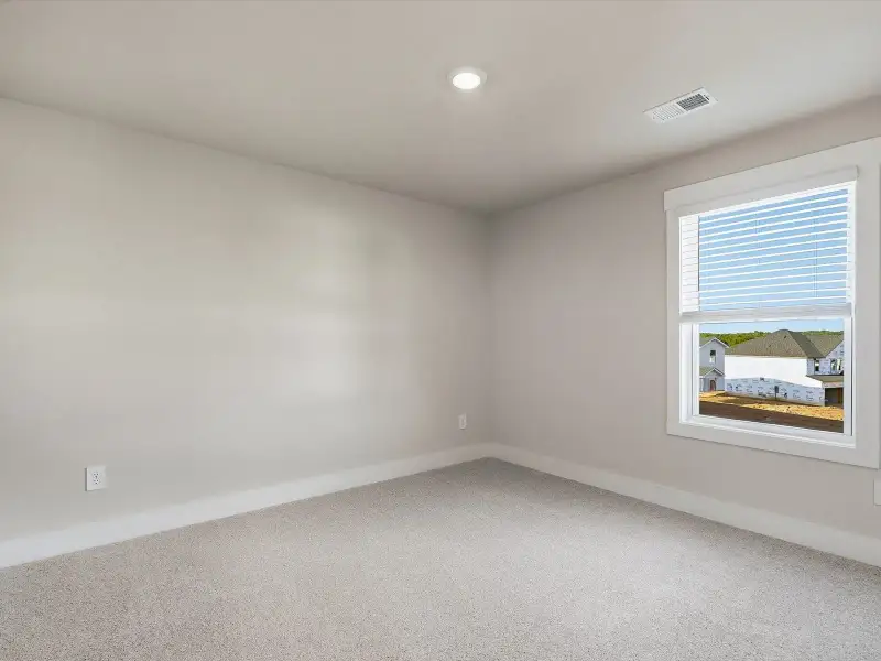 Spacious, unfurnished interior of a new home in Ashby Woods, Boiling Springs (Image 15).