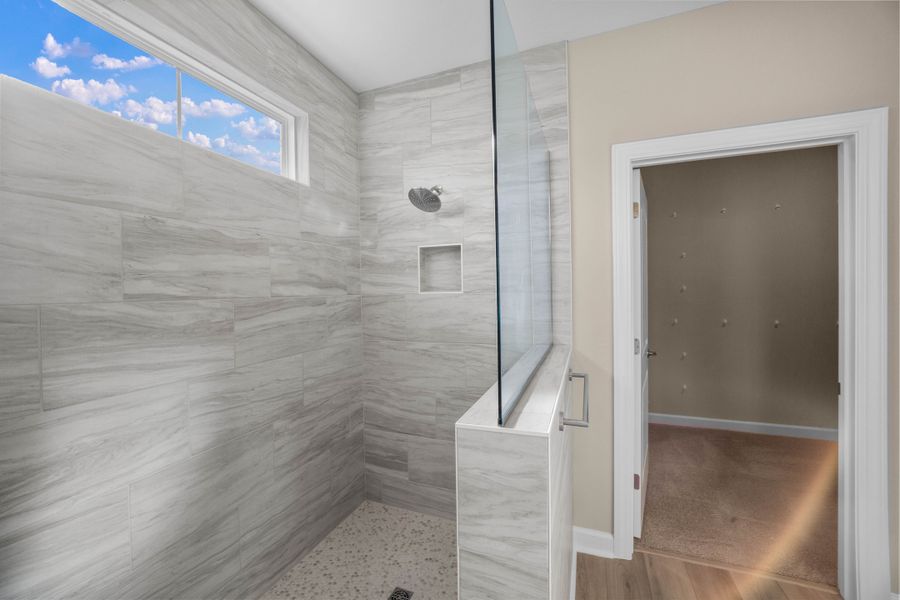 Spacious, unfurnished interior of a new home in Waterbridge, Myrtle Beach (Image 14).