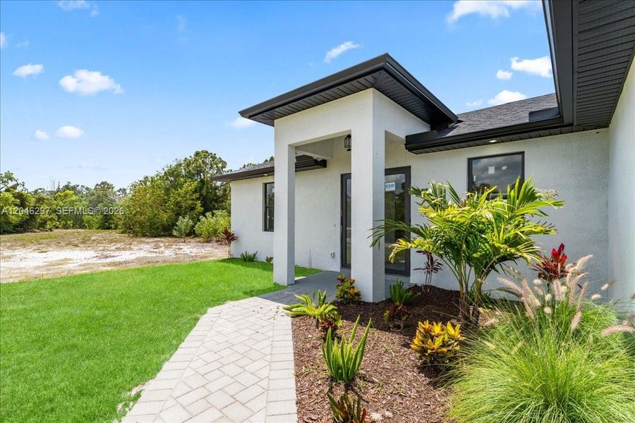 Exterior details and patio area of a home in , Cape Coral (Image 25). Exterior details and patio area of a home in , Cape Coral (Image 25).