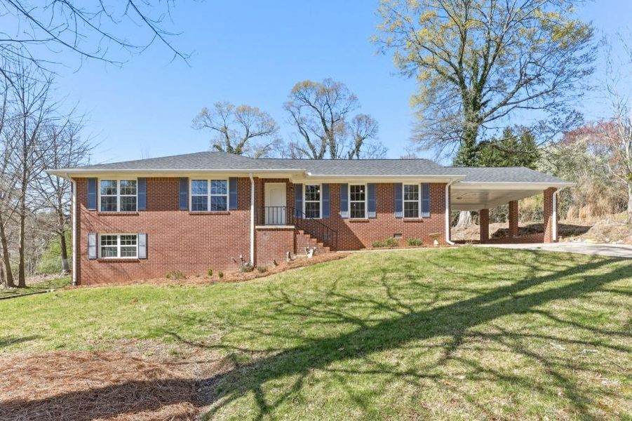 Exterior details and patio area of a home in , Gainesville (Image 1). Exterior details and patio area of a home in , Gainesville (Image 1).
