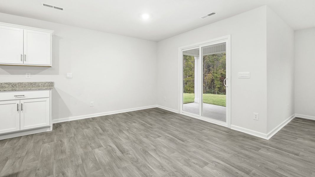 Spacious, unfurnished interior of a new home in Quail Haven, Winston-Salem (Image 13).