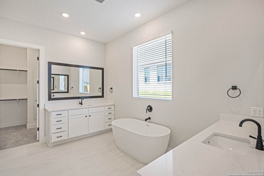 Furnished interior view inside a new home in Potranco West, Castroville (Image 4).