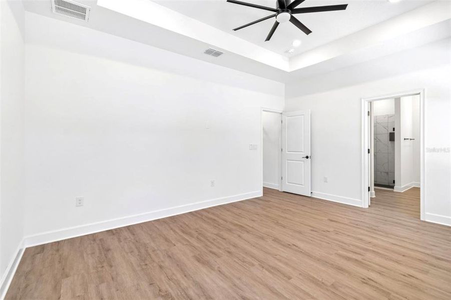 Spacious, unfurnished interior of a new home in , Spring Hill (Image 23).