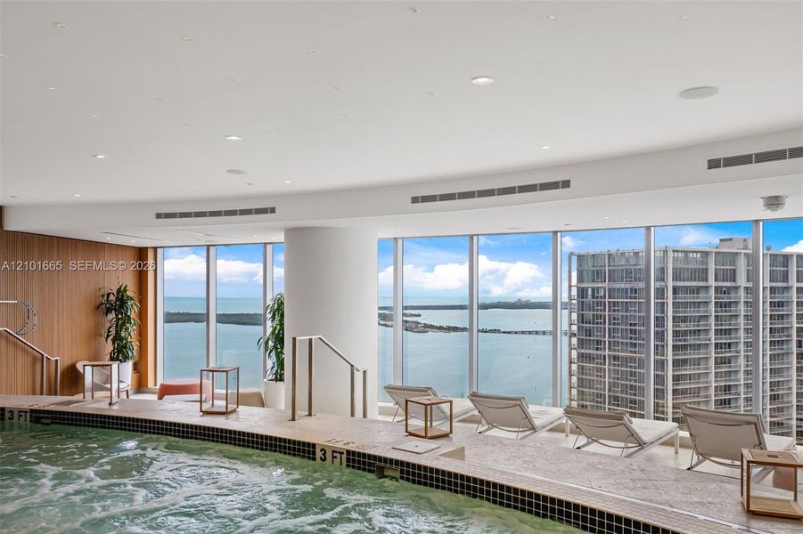 Condo located in Miami, FL showcasing its design and architecture (Image 27).