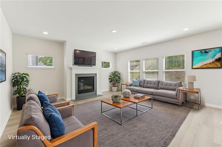 Furnished interior view inside a new home in Ivey Township, Dallas (Image 17).