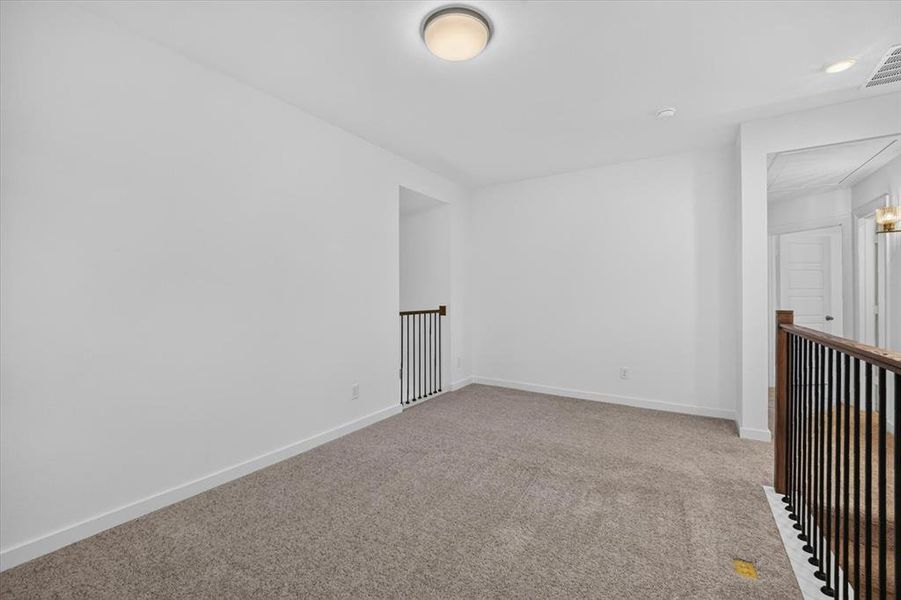 Spacious, unfurnished interior of a new home in Sandbrock Ranch, Aubrey (Image 17). Spacious, unfurnished interior of a new home in Sandbrock Ranch, Aubrey (Image 17).