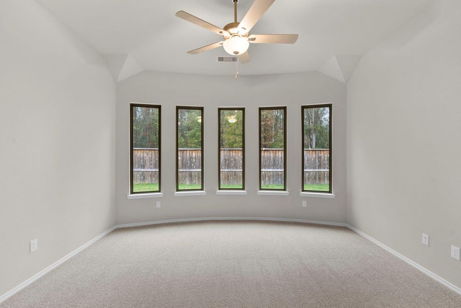 Spacious, unfurnished interior of a new home in The Highlands 45', Porter (Image 21).