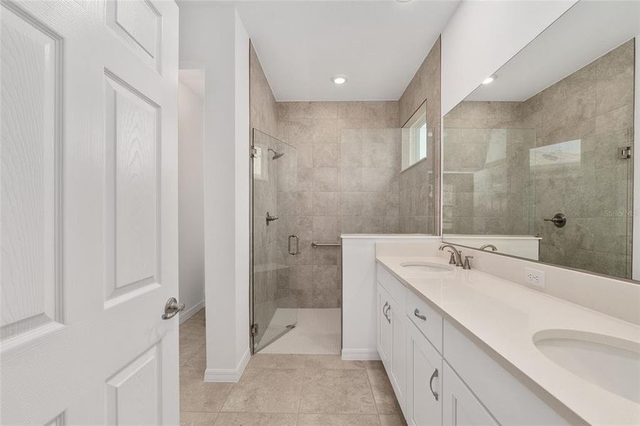 Furnished interior view inside a new home in , Ocala (Image 10).