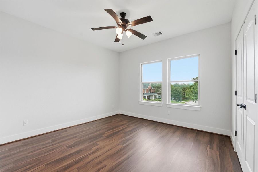 Spacious, unfurnished interior of a new home in , Houston (Image 21).