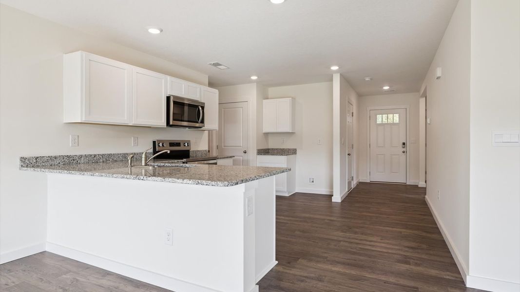 Furnished interior view inside a new home in Emory Creek, Harriman (Image 6).