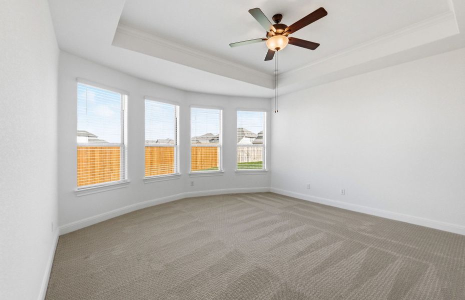 Spacious, unfurnished interior of a new home in Santa Rita Ranch, Liberty Hill (Image 31).