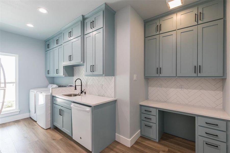 Furnished interior view inside a new home in , Ovalo (Image 26).