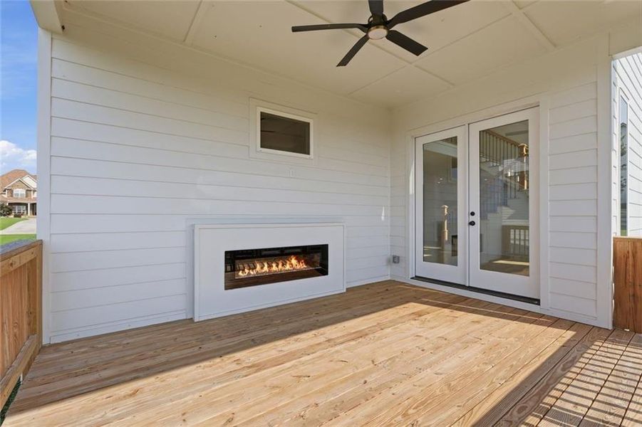 Exterior details and patio area of a home in , Clermont (Image 33).
