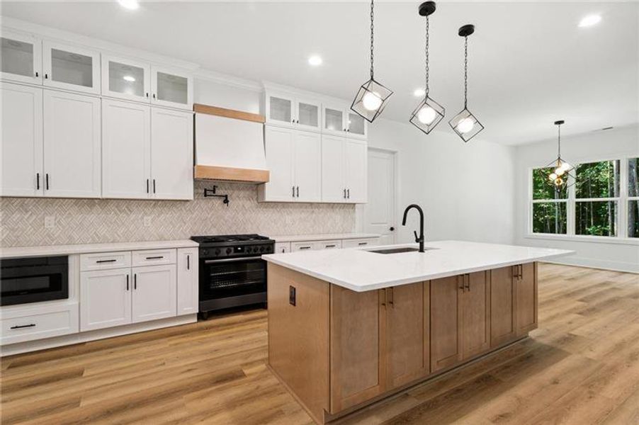 Furnished interior view inside a new home in , Jasper (Image 14).