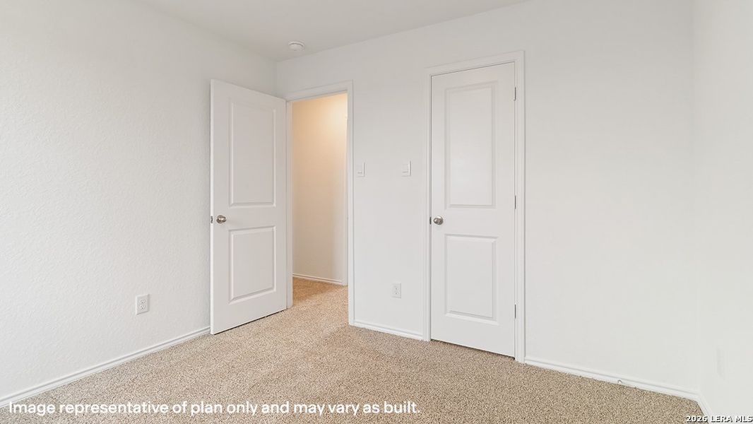 Spacious, unfurnished interior of a new home in Blue Ridge Ranch, San Antonio (Image 13).