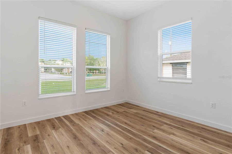 Spacious, unfurnished interior of a new home in , Punta Gorda (Image 26).