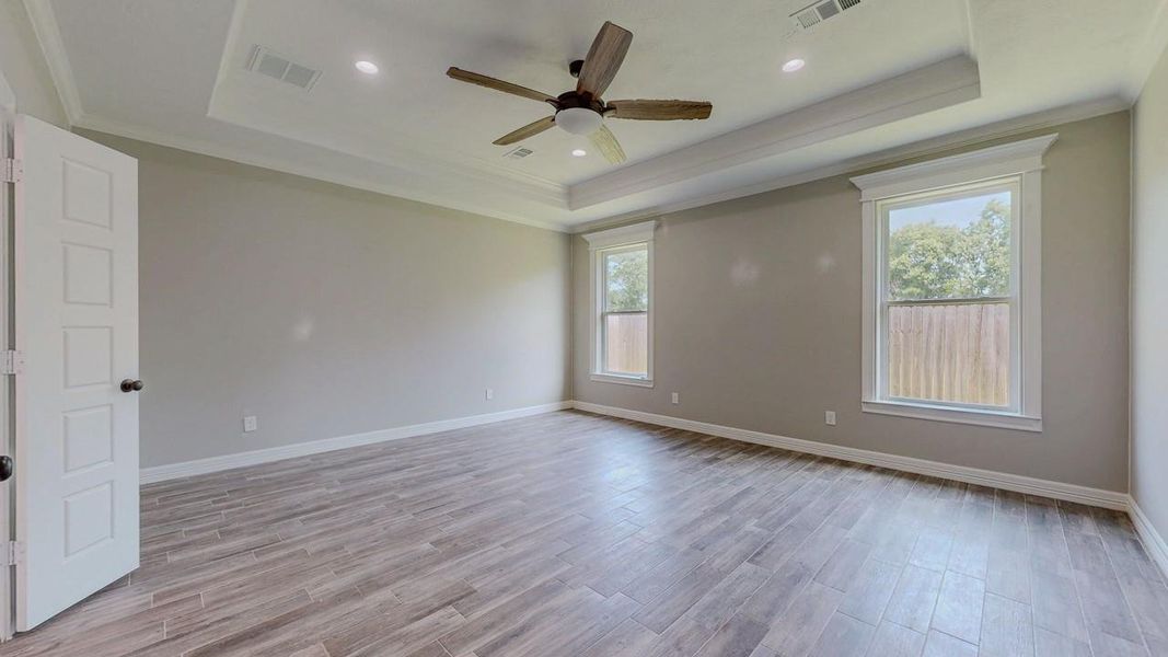 Spacious, unfurnished interior of a new home in , Beaumont (Image 24).