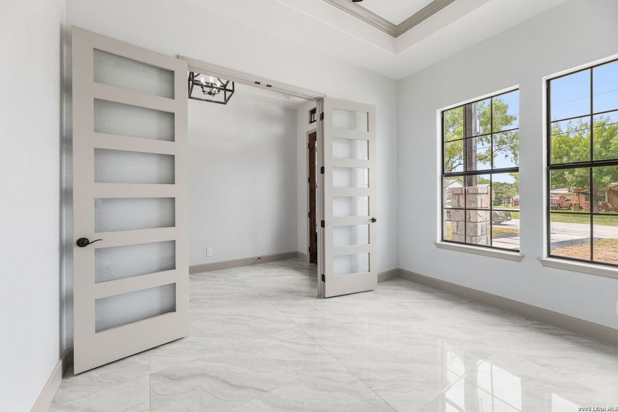 Spacious, unfurnished interior of a new home in , Selma (Image 34).