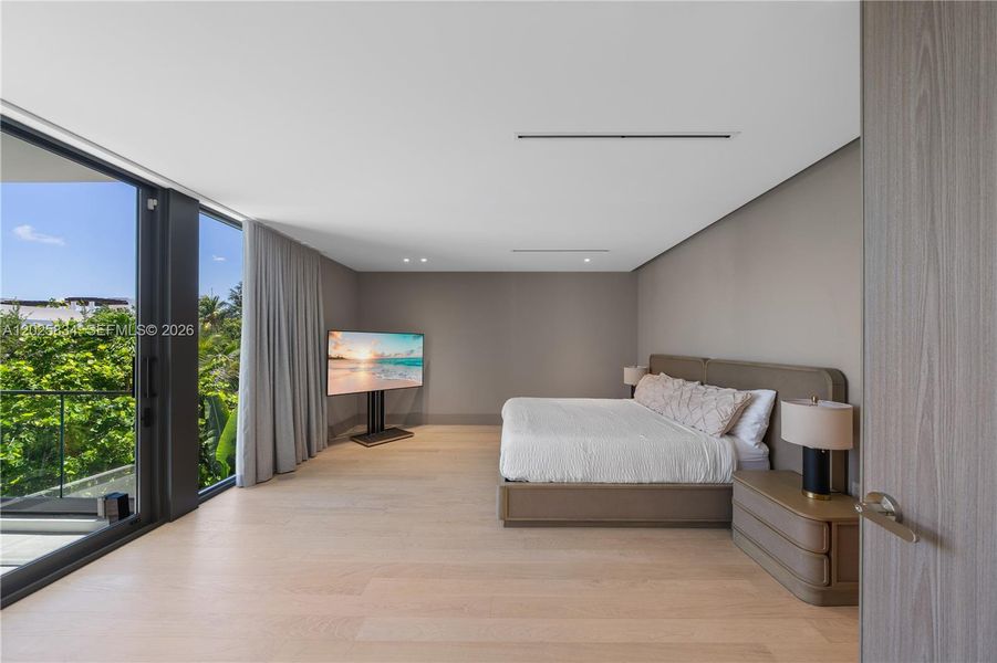 Furnished interior view inside a new home in , Key Biscayne (Image 10).