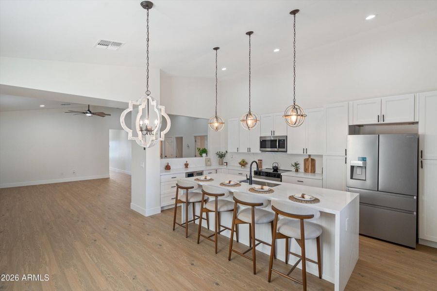 10-Dining to Kitchen