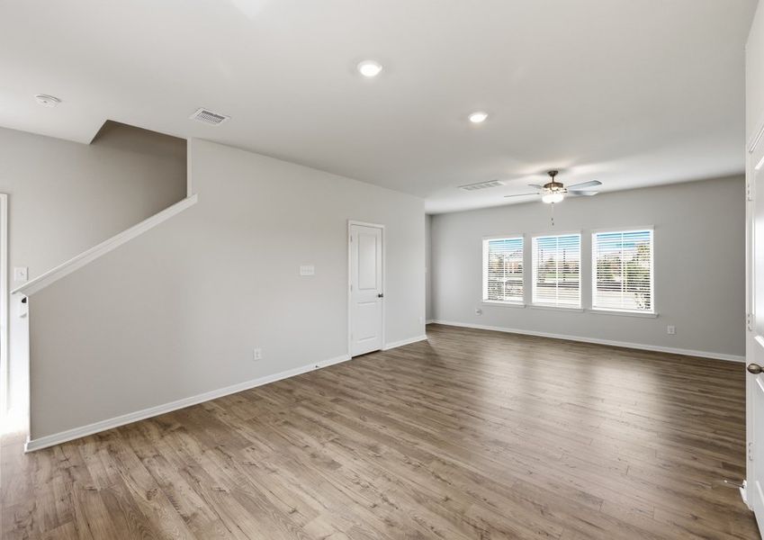 Vaughn - TX | Family Room – Wide View