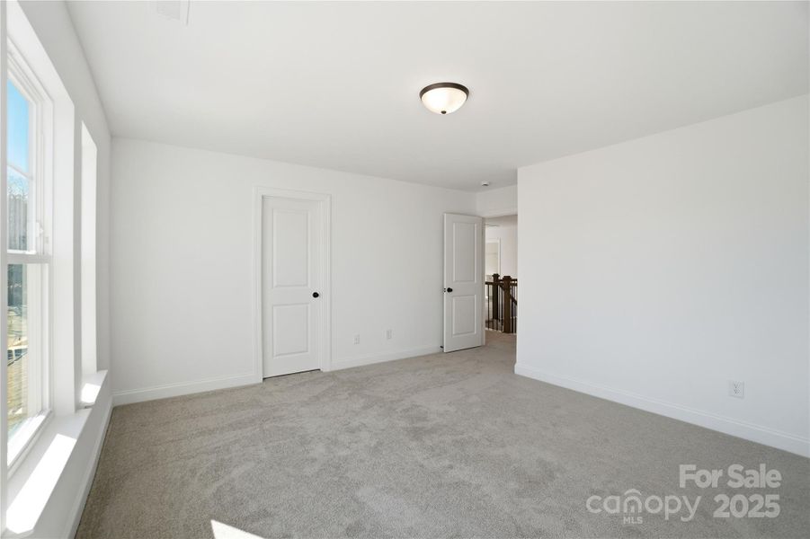 Spacious, unfurnished interior of a new home in Summerlin, Mooresville (Image 15).