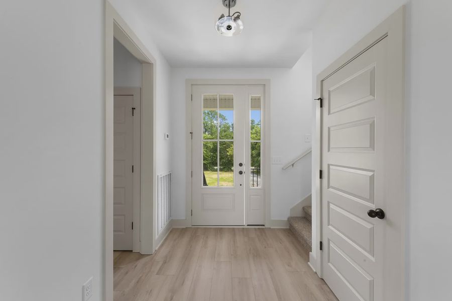 Spacious, unfurnished interior of a new home in Judah Hills, Portland (Image 7).