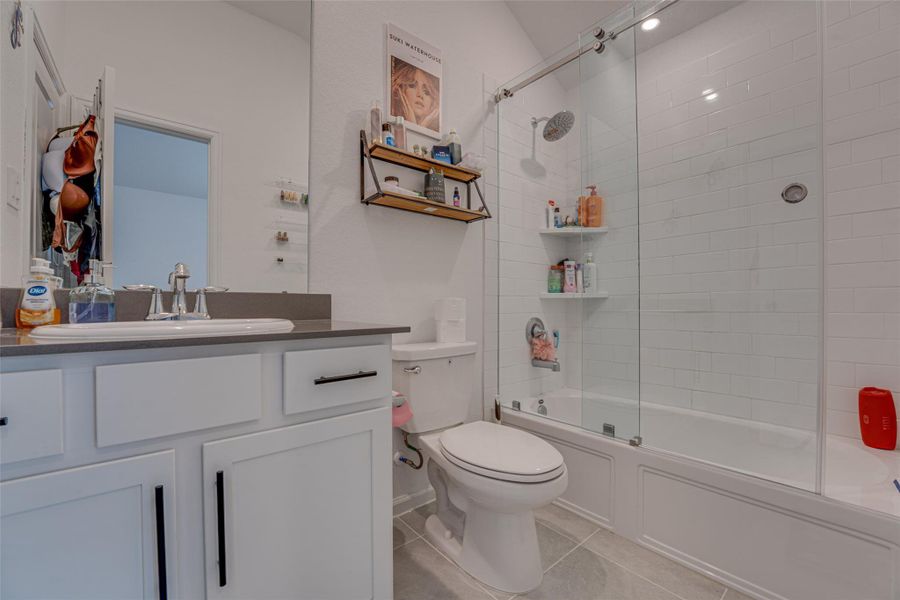 Furnished interior view inside a new home in ARTAVIA: Fairway Collection, Conroe (Image 27).