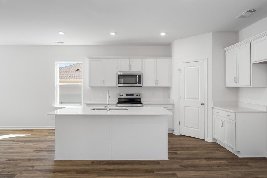 4br New Home in Shelbyville, TN.  - Slide 11