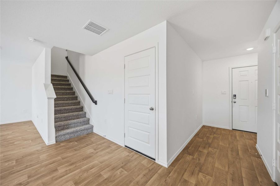 Spacious, unfurnished interior of a new home in Legacy Village, Houston (Image 14). Spacious, unfurnished interior of a new home in Legacy Village, Houston (Image 14).