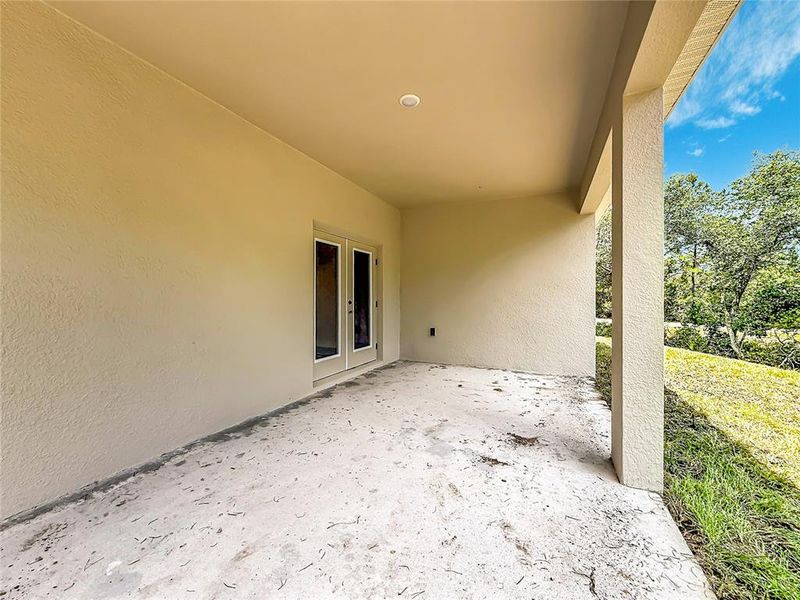 Exterior details and patio area of a home in , Eustis (Image 4).