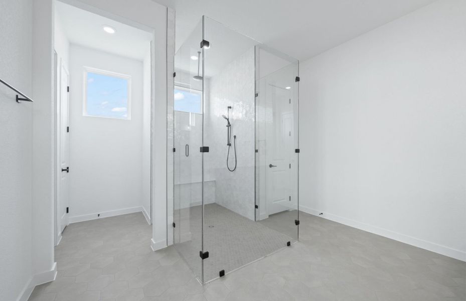 Spacious, unfurnished interior of a new home in 6 Creeks, Kyle (Image 38).