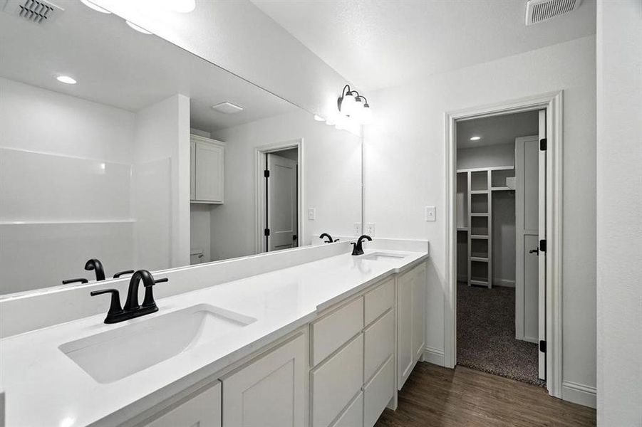 Furnished interior view inside a new home in , Abilene (Image 4).