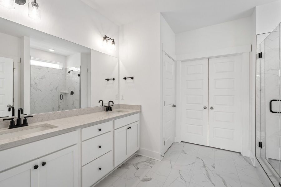 Furnished interior view inside a new home in Woods Crossing, Gallatin (Image 11).