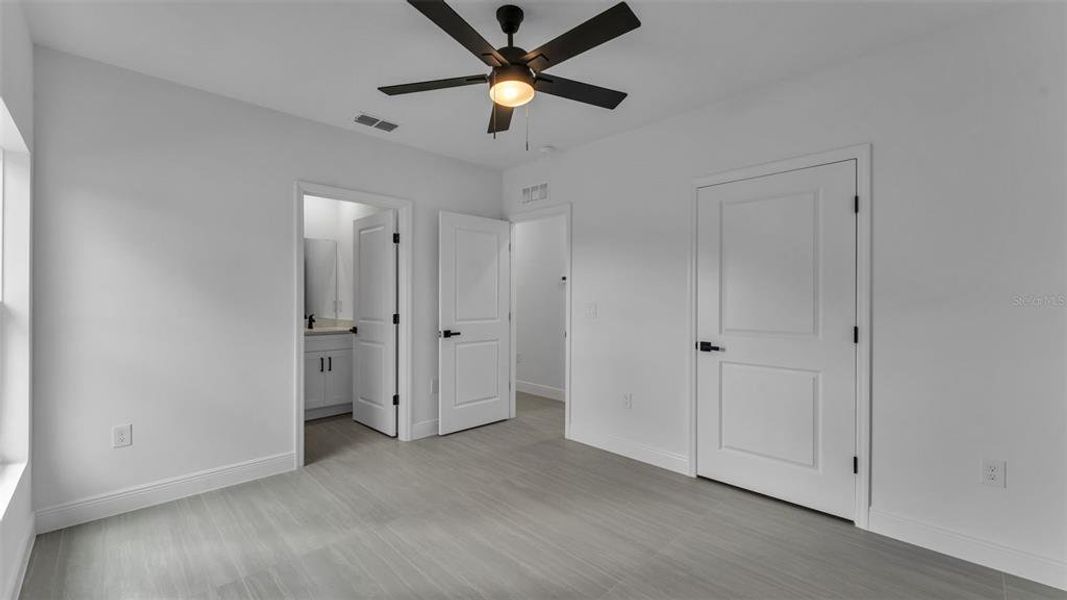 Spacious, unfurnished interior of a new home in , Winter Haven (Image 10).