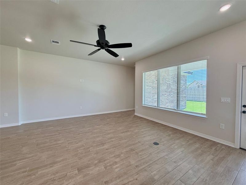 Spacious, unfurnished interior of a new home in , Lorena (Image 24).