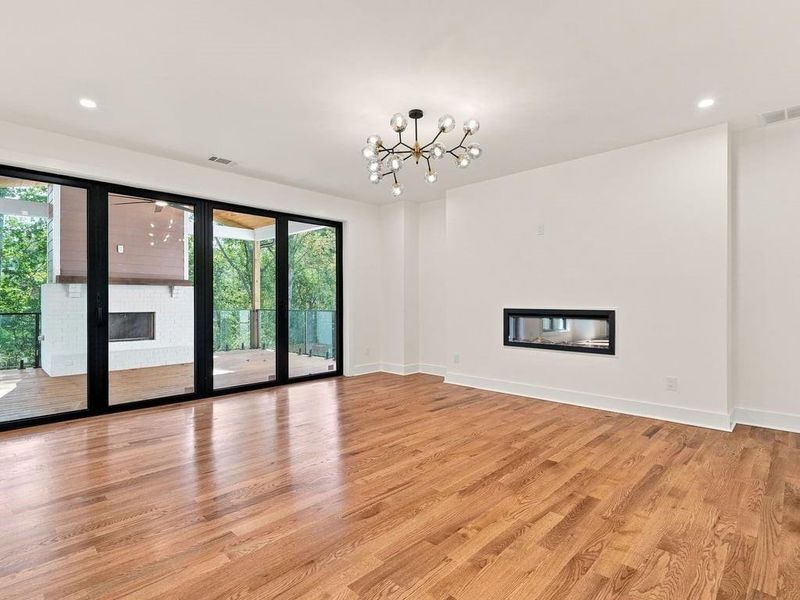 Spacious, unfurnished interior of a new home in , Marietta (Image 27).